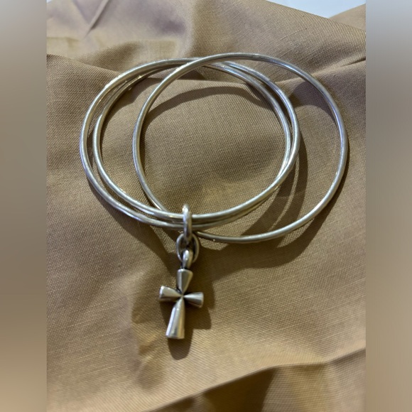 Retired James Avery St Teresa Triple Linked Bracelet size Medium - Picture 6 of 6